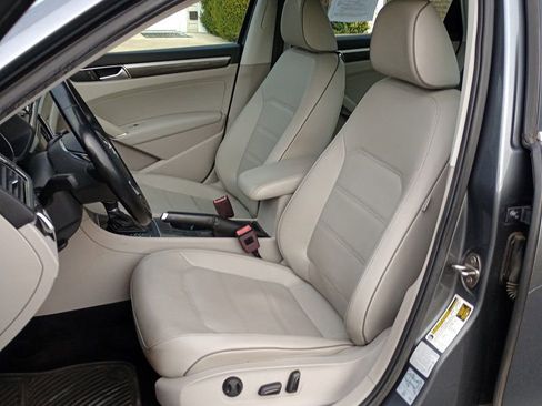 Used 2018 Volkswagen Passat 2.0T SE image 14