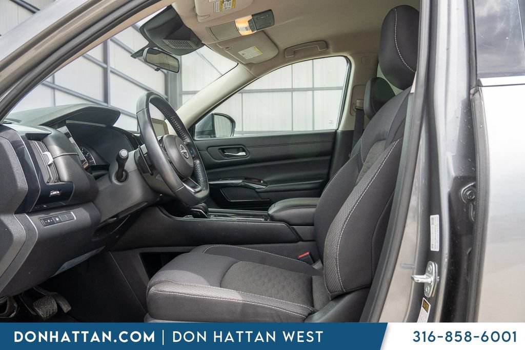 Used 2022 Nissan Pathfinder SV FWD image 3