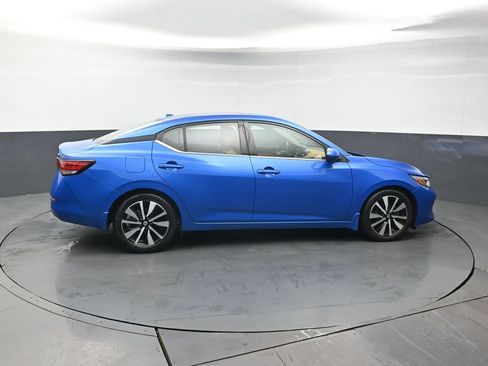 Used 2023 Nissan Sentra SV w/ SV Premium Package FWD image 7