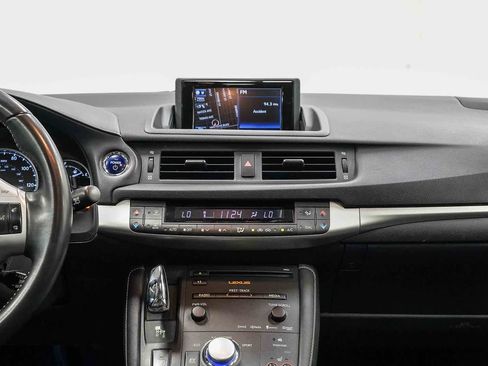 Used 2013 Lexus CT 200h w/ Leather Pkg FWD image 13