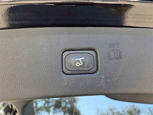 Used 2024 Ford Edge SEL w/ Convenience Package image 11