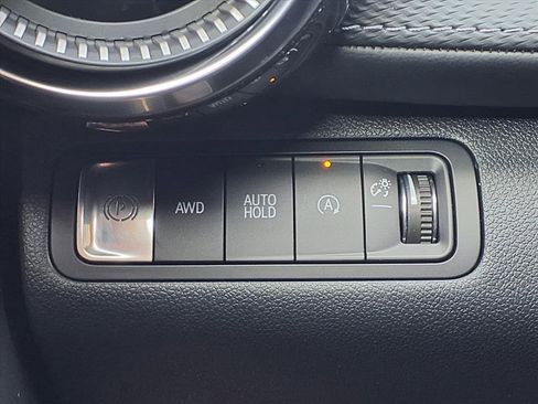 New 2026 Chevrolet Equinox LT w/ Convenience Package II image 9