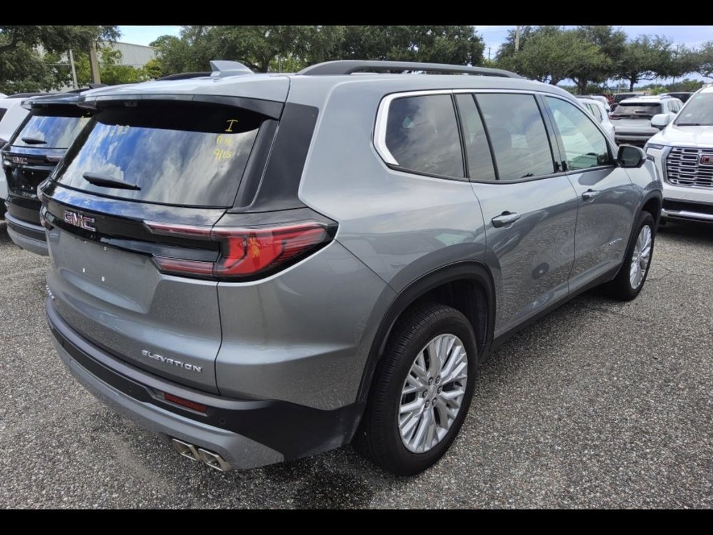 Used 2026 GMC Acadia Elevation w/ Elevation Premium Package FWD image 3