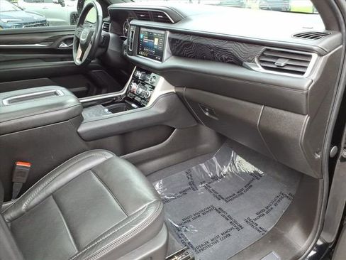 Used 2021 GMC Yukon Denali w/ Denali Premium Package AWD/4WD image 27