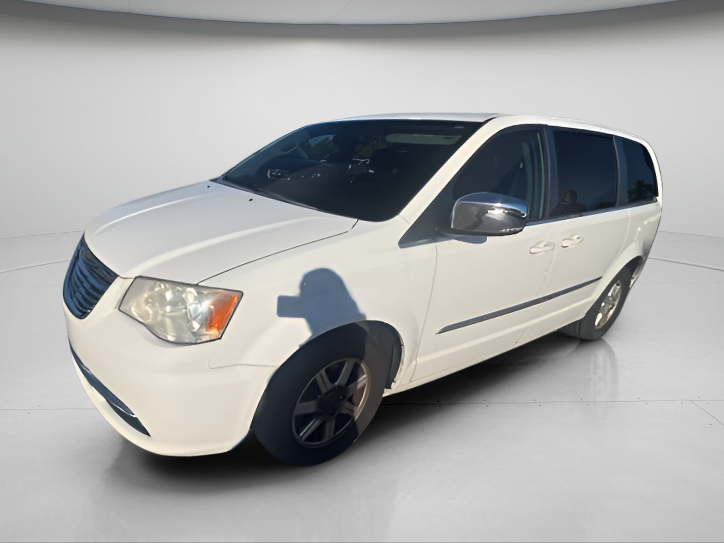 Used 2012 Chrysler Town & Country Touring-L w/ Entertainment Group #2 FWD image 12