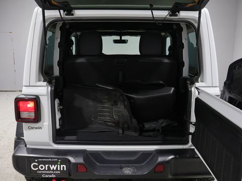 Certified 2022 Jeep Wrangler Rubicon w/ Cold Weather Group image 18