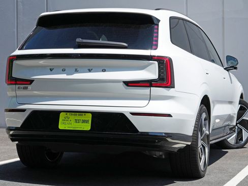 Used 2025 Volvo EX90 Ultra AWD/4WD image 5