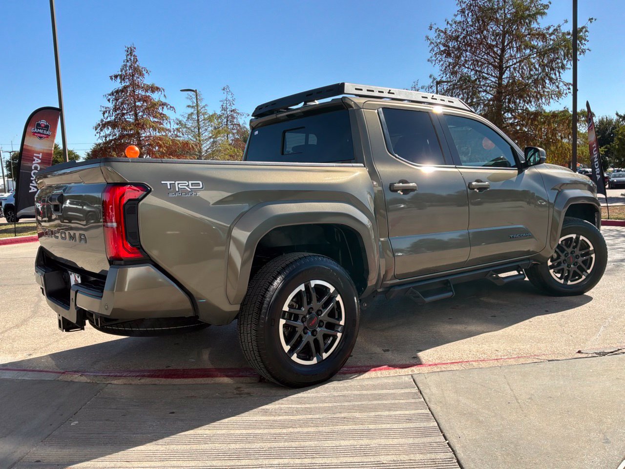 Used 2024 Toyota Tacoma TRD Sport w/ TRD Sport Upgrade Package RWD image 6
