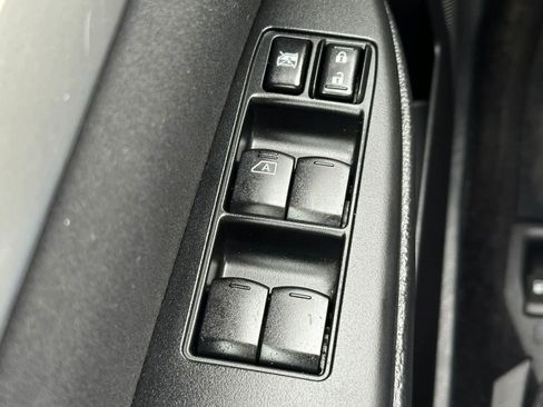 Used 2010 Subaru Legacy 2.5i AWD/4WD image 27