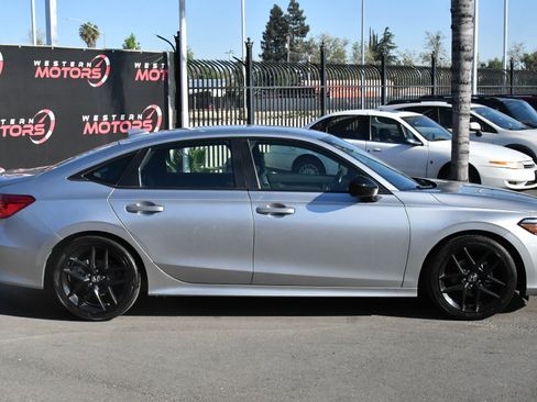 Used 2023 Honda Civic Sport image 9