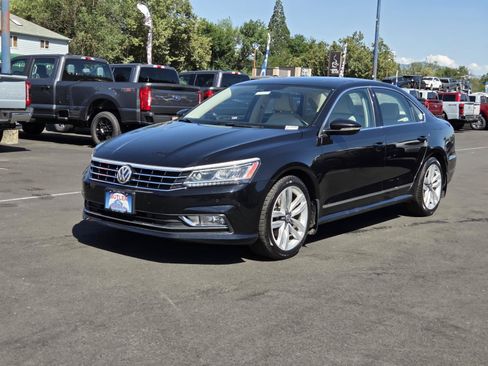 Used 2017 Volkswagen Passat 1.8T SE FWD image 1