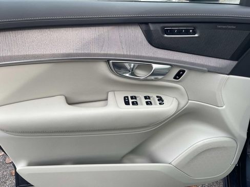 New 2026 Volvo XC90 B6 Ultra image 22