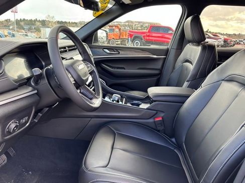 New 2026 Jeep Grand Cherokee Limited image 11