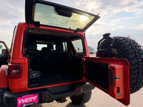 Used 2023 Jeep Wrangler Unlimited Rubicon 392 w/ Trailer Tow Package AWD/4WD image 29