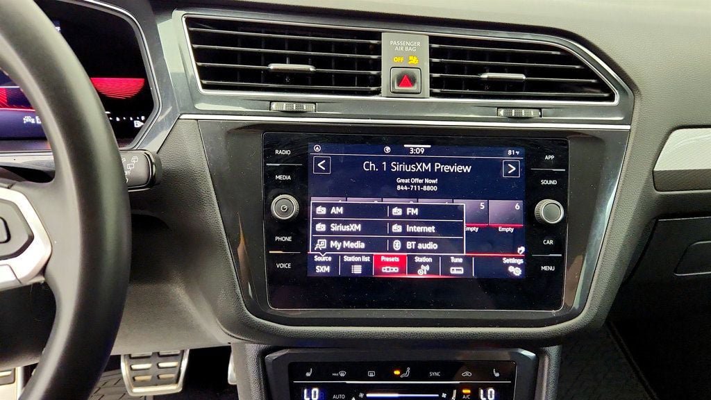 Used 2023 Volkswagen Tiguan SE R-Line FWD image 18