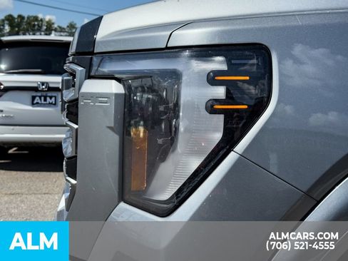 Used 2024 GMC Sierra 2500 AT4 w/ AT4 Premium Plus Package AWD/4WD image 11