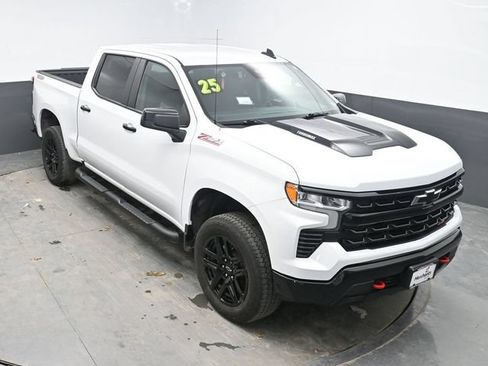 Used 2025 Chevrolet Silverado 1500 LT Trail Boss w/ Protection Package AWD/4WD image 25