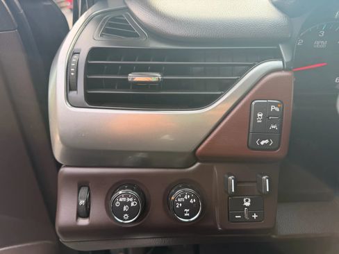 Used 2016 Chevrolet Suburban LTZ image 24