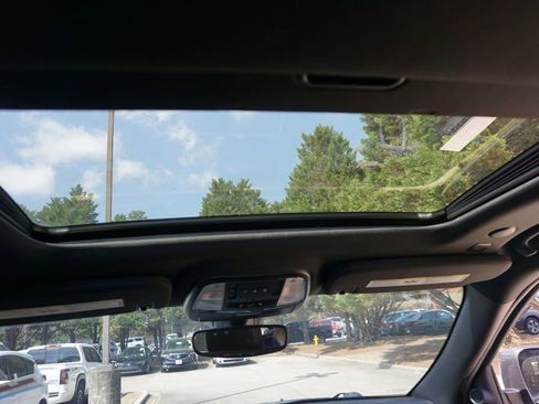 Used 2018 Jeep Grand Cherokee Limited image 14