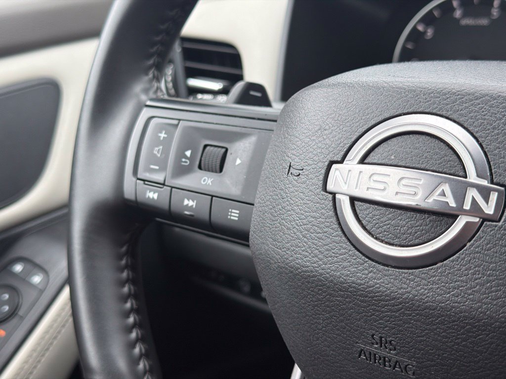 Certified 2025 Nissan Rogue SV FWD image 13