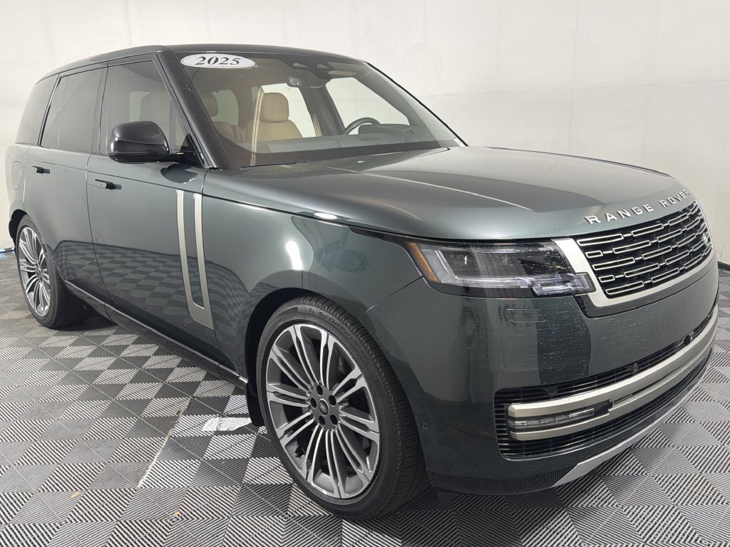 Used 2025 Land Rover Range Rover SE AWD/4WD image 14