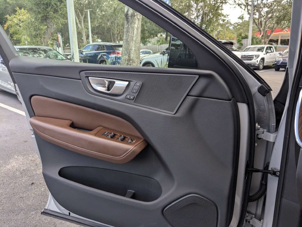 Used 2024 Volvo XC60 B5 Plus w/ Protection Package Premier AWD/4WD image 31