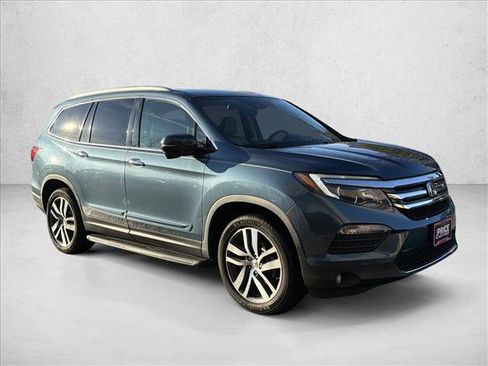 Used 2018 Honda Pilot Touring image 3