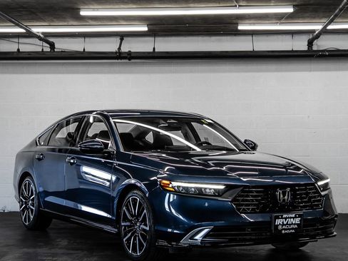Used 2023 Honda Accord Touring image 7