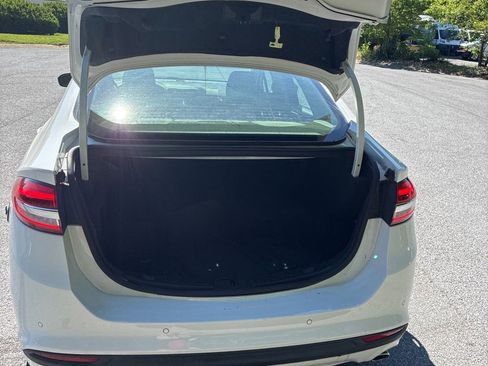 Used 2018 Ford Fusion SE w/ Equipment Group 602A FWD image 23