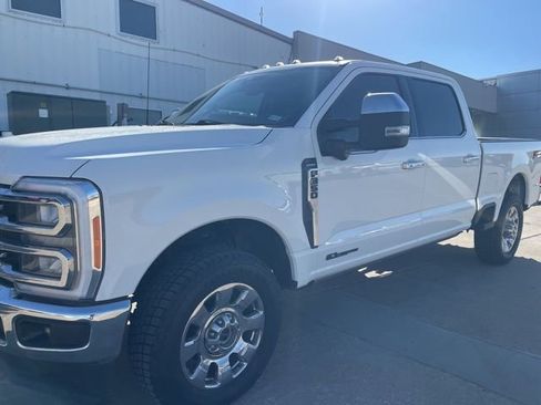 Used 2023 Ford F350 Lariat w/ Chrome Package image 8