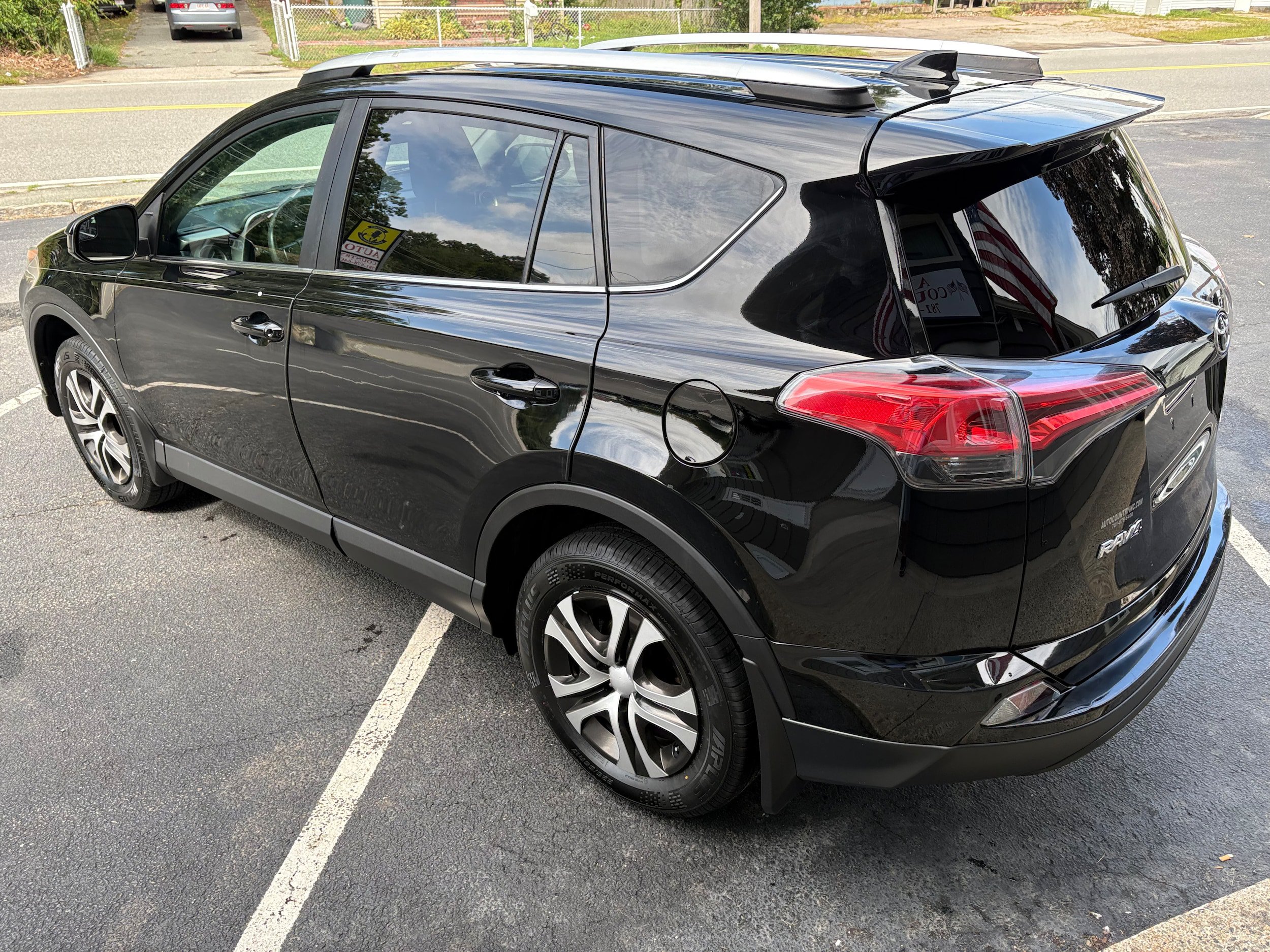 Used 2016 Toyota RAV4 LE AWD/4WD image 7