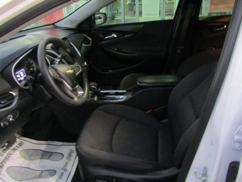 Used 2022 Chevrolet Malibu LT FWD image 10