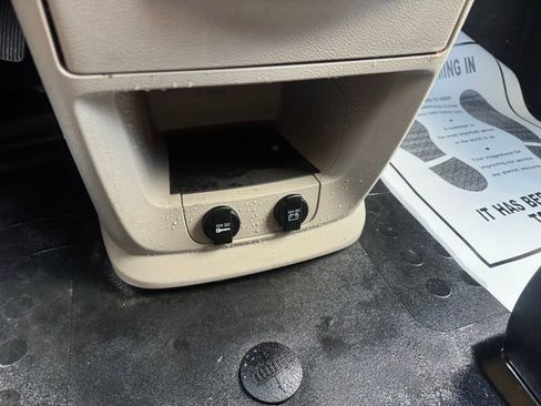 Used 2014 RAM C/V Tradesman image 26