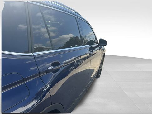 Used 2023 Volkswagen Tiguan SE image 34