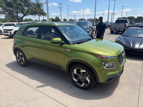 Used 2023 Hyundai Venue SEL w/ Cargo Package FWD image 1