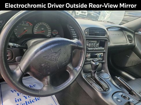 Used 2004 Chevrolet Corvette Coupe w/ Roof Package RWD image 12