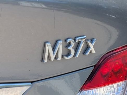 Used 2012 INFINITI M37 x w/ Deluxe Touring Pkg image 9