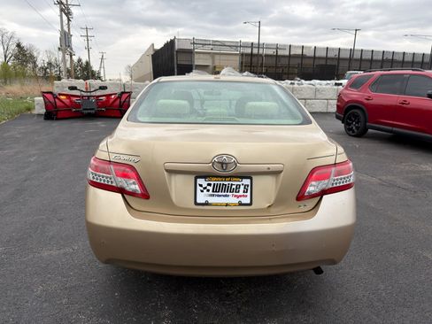 Used 2011 Toyota Camry LE w/ LE Extra-Value Pkg image 6