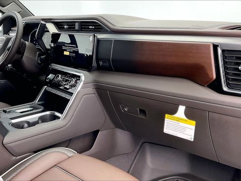 New 2026 GMC Sierra 3500 Denali w/ Denali Reserve Package image 6