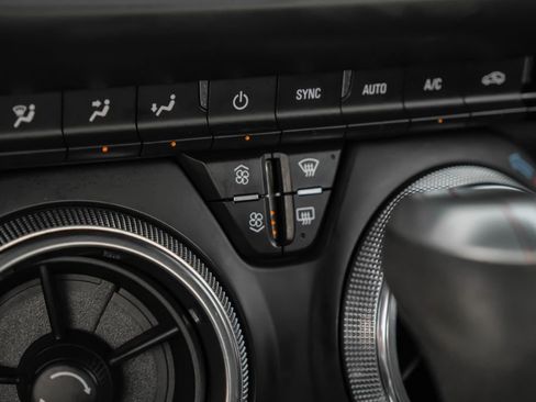 Used 2020 Chevrolet Camaro ZL1 image 26