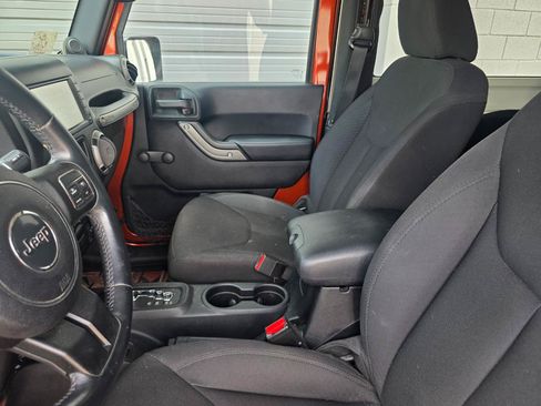 Used 2014 Jeep Wrangler Sport AWD/4WD image 32
