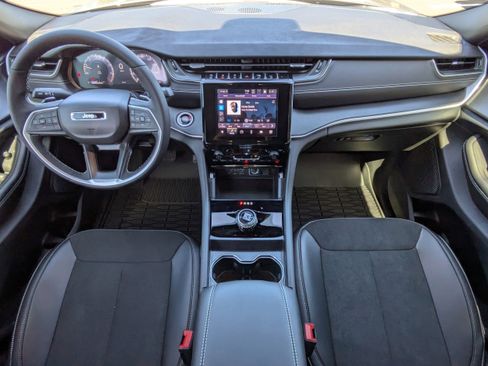 New 2025 Jeep Grand Cherokee L Altitude image 17