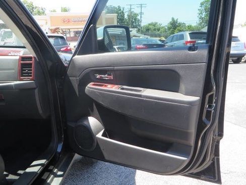 Used 2012 Jeep Liberty Sport image 19