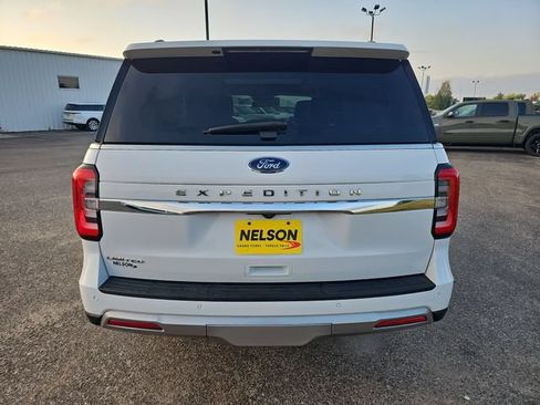 Used 2023 Ford Expedition Limited AWD/4WD image 4