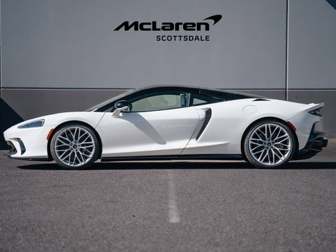 Used 2025 McLaren GTS image 5
