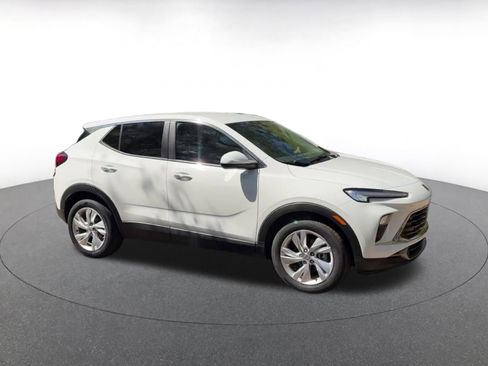 Used 2025 Buick Encore GX Preferred image 2