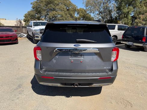 Used 2021 Ford Explorer XLT w/ Equipment Group 202A AWD/4WD image 4