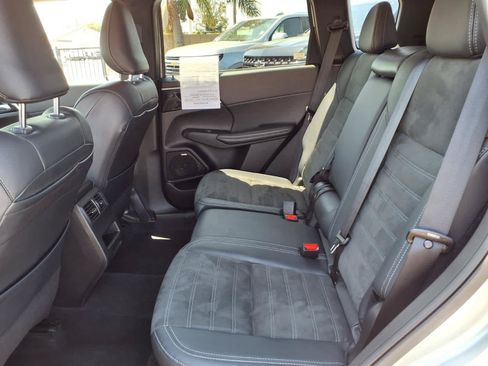 Used 2025 Mitsubishi Outlander SE AWD/4WD image 12