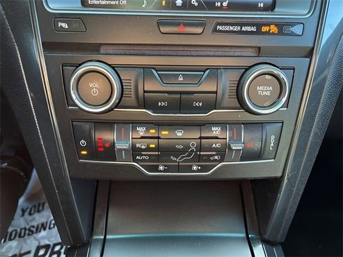 Used 2016 Ford Explorer XLT w/ Equipment Group 202A image 16