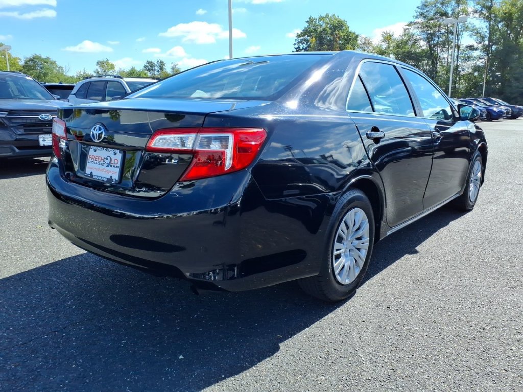 Used 2013 Toyota Camry LE FWD image 17